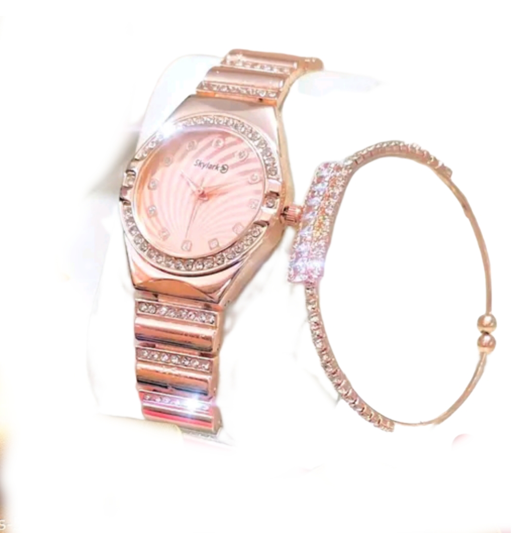 Analog bracelet watch